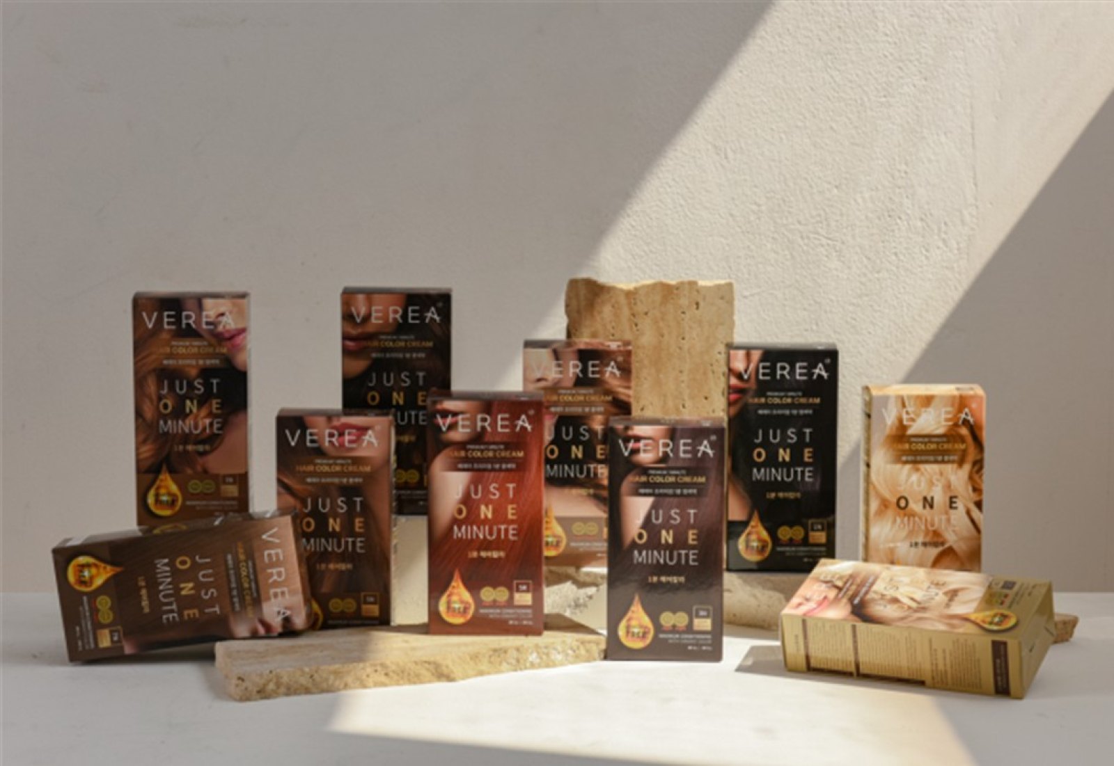 The full shade line-up of VEREA Premium 1 Minute Hair Color Cream